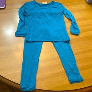 Kyte Baby 3T long sleeve pajamas in teal color